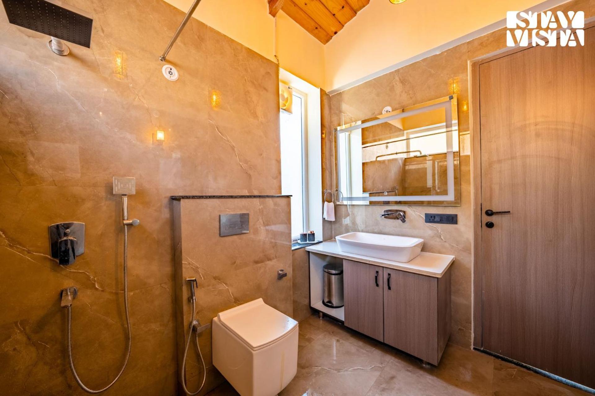 נייניטל Stayvista At Sunset Springs With Pool & Views מראה חיצוני תמונה